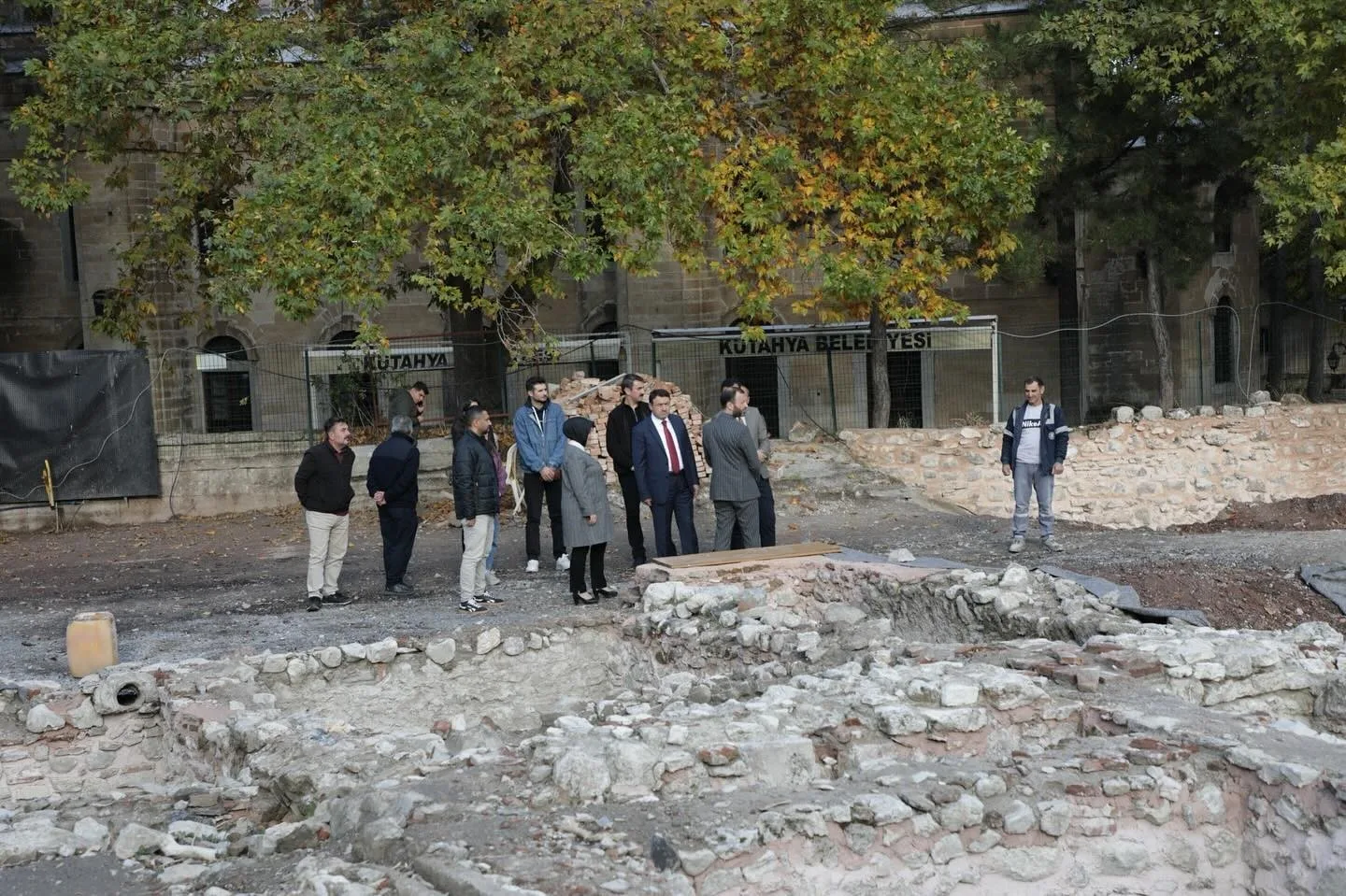 Kütahya Valisi Musa Işın, Yakup Çelebi İmaret Külliyesi’nde devam eden