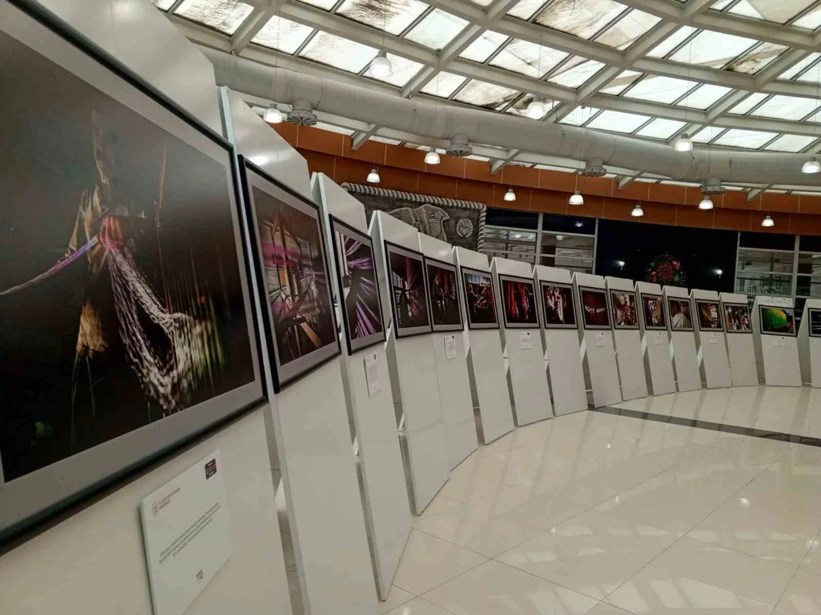 Malatya’da, son yıllarda geleneksel dokuma sanatlarının canlandırılmasıyla moda ve tasarım