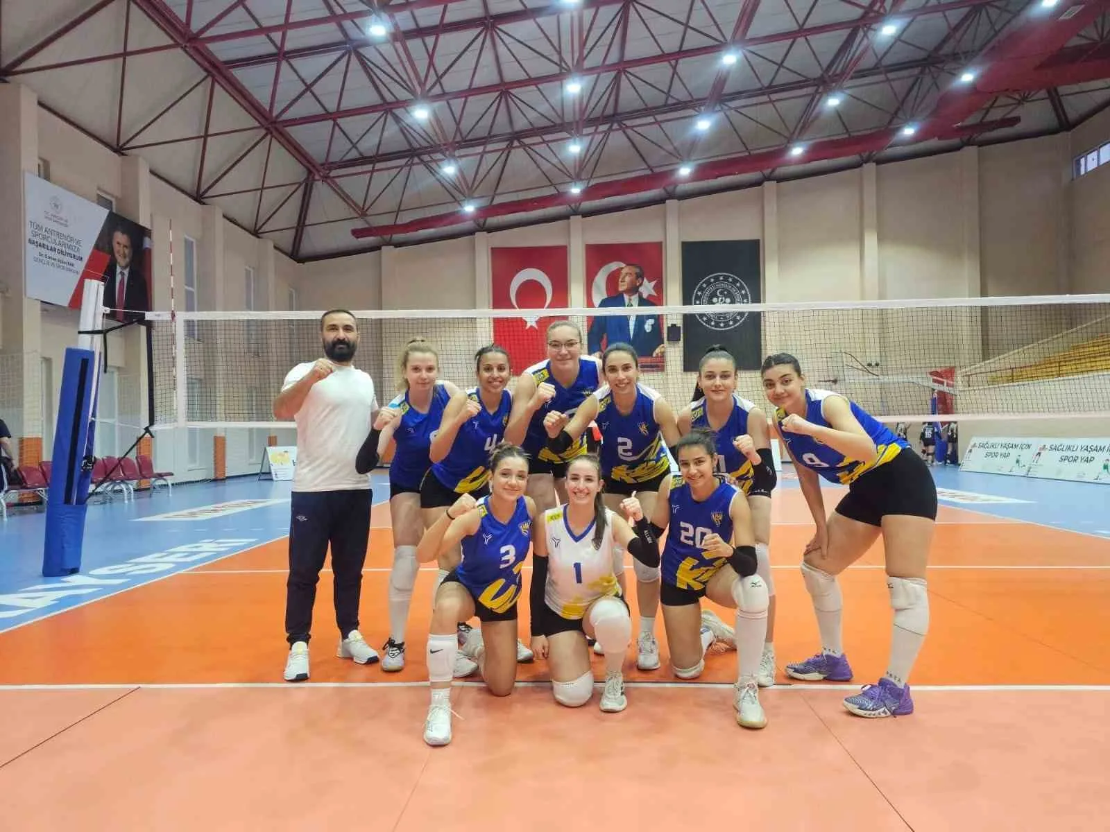 Türkiye Kadınlar 2. Voleybol Ligi 15. Grup ekiplerinden KVKCimnastikspor, ligin