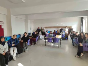 Afyonkarahisar Zübeyde Hanım Kız Mesleki ve Anadolu Lisesinde, Halk Eğitimi