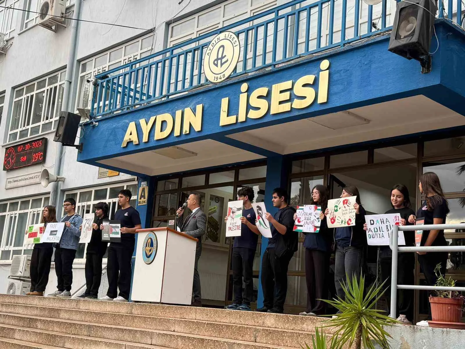 Aydın Lisesi’nde “Filistin İçin Barış ve Vicdan” farkındalık etkinliği yapıldı.