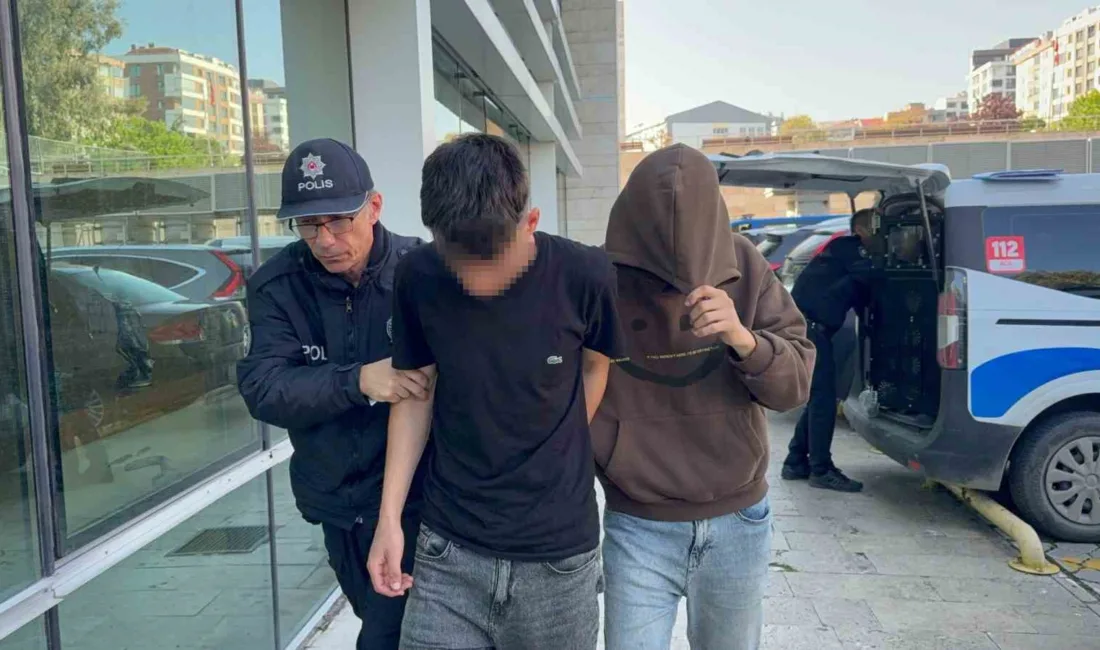Samsun’da mağazalardan giyim eşyası çalan 2 kişi polis tarafından gözaltına