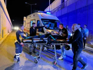 Malatya’da sürücüsünün kontrolünde çıkan motosiklet devrildi. Kazada, 2 kişi yaralandı.