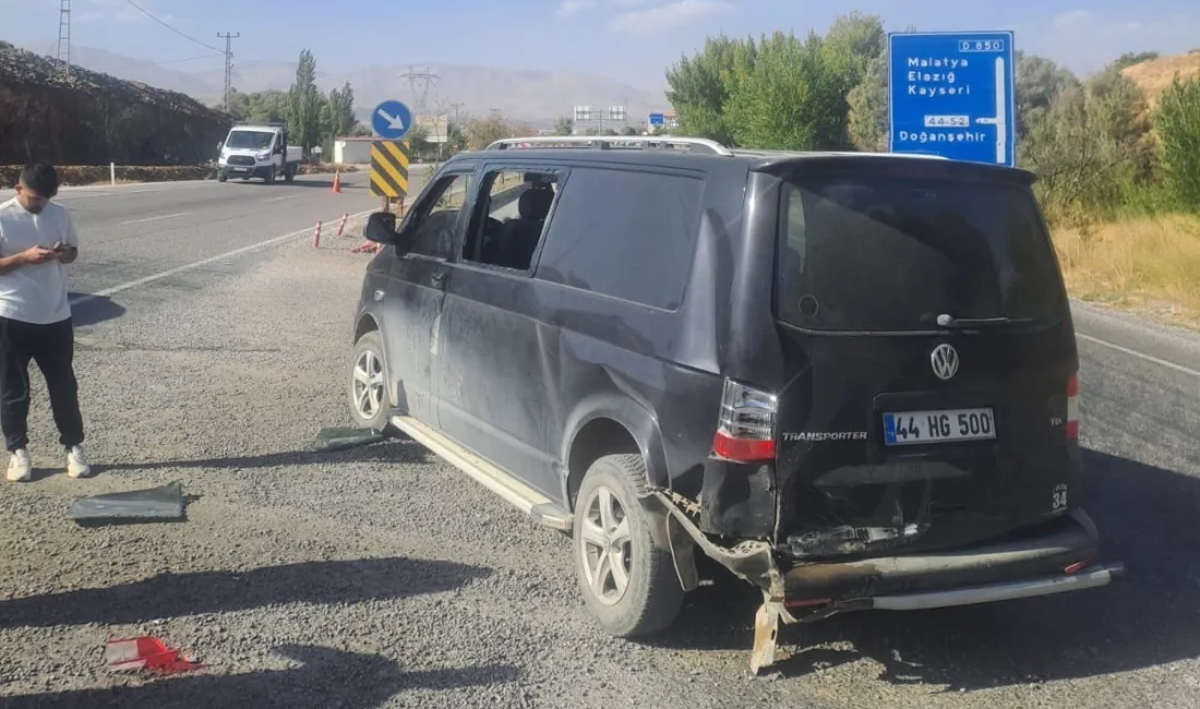 Malatya’nın Doğanşehir ilçesinde iki aracın karıştığı trafik kazasında 1’i çocuk