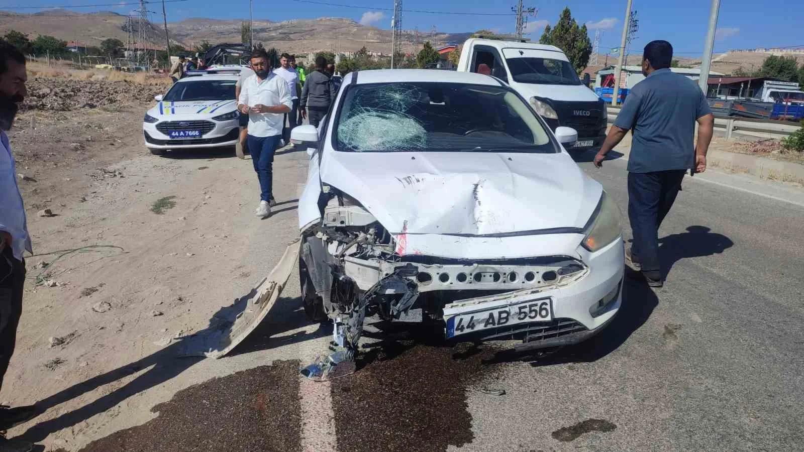 Malatya’nın Akçadağ ilçesinde otomobil ile çarpışan sepetli motosikletin 71 yaşındaki