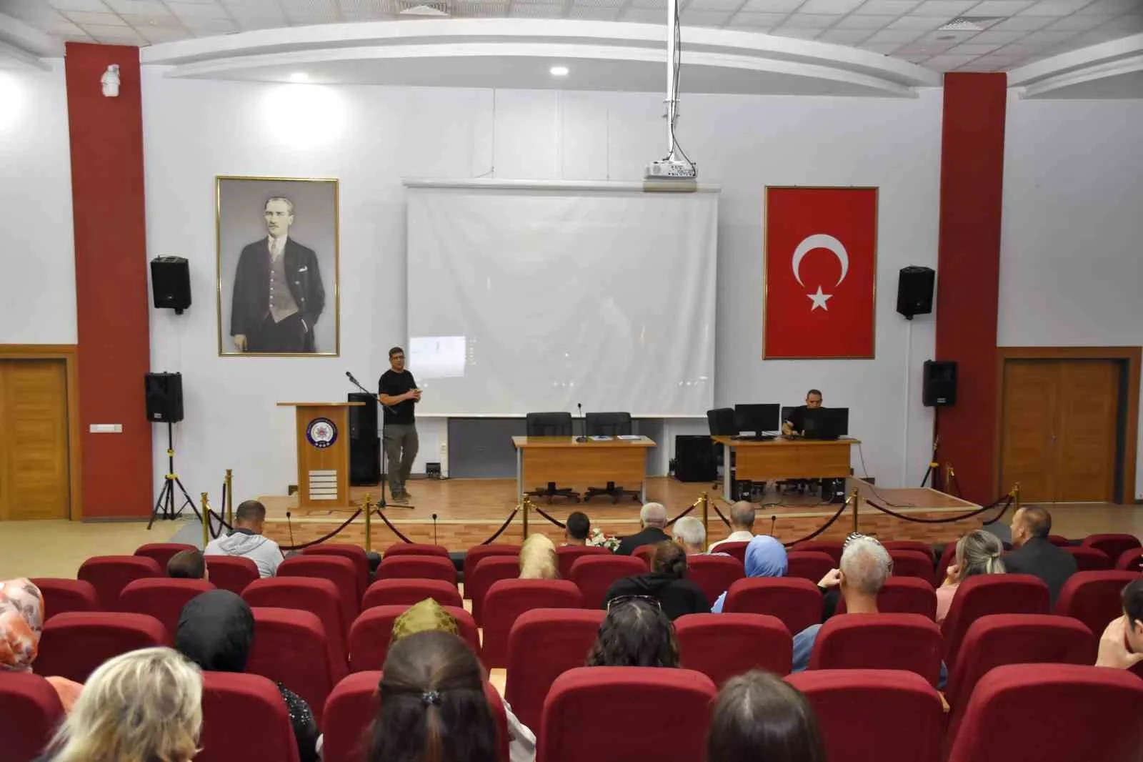 Malatya İl Emniyet Müdürlüğü tarafından, kentteki çeşitli öğrenci yurtlarında görev