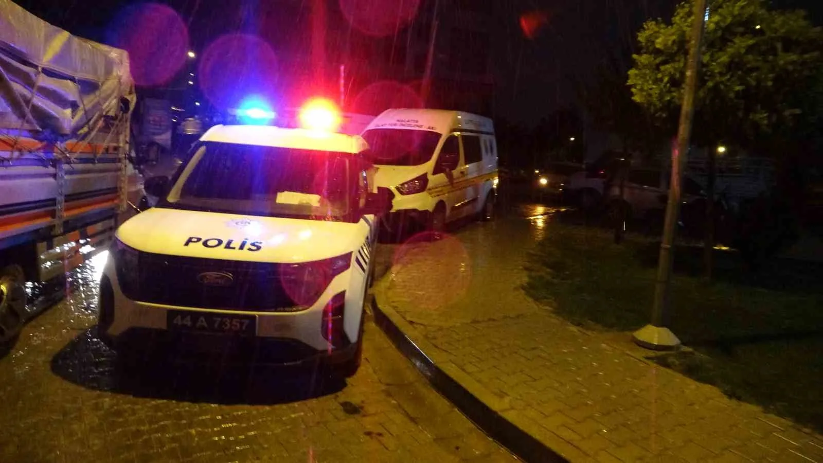 Malatya’nın Battalgazi ilçesinde yaşlı bir kadın evinde ölü bulundu. Olay,