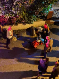 Maltepe’de gece saatlerinde sürücüsünün kasıtlı olarak üzerine sürdüğü araçla kaldırım