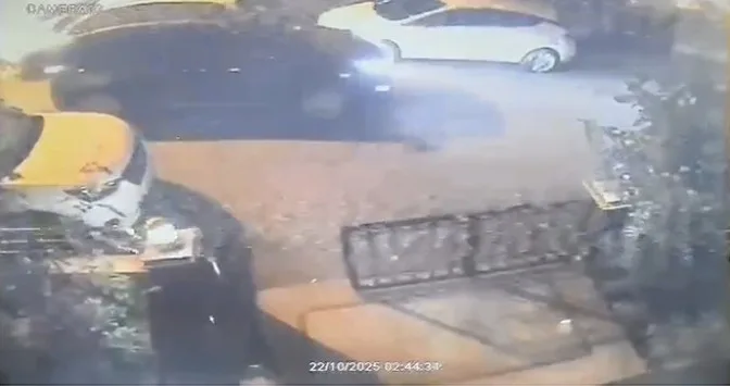 İstanbul’un Maltepe ilçesinde, sürücüsünün kasıtlı olarak üzerine sürdüğü aracın çarpması