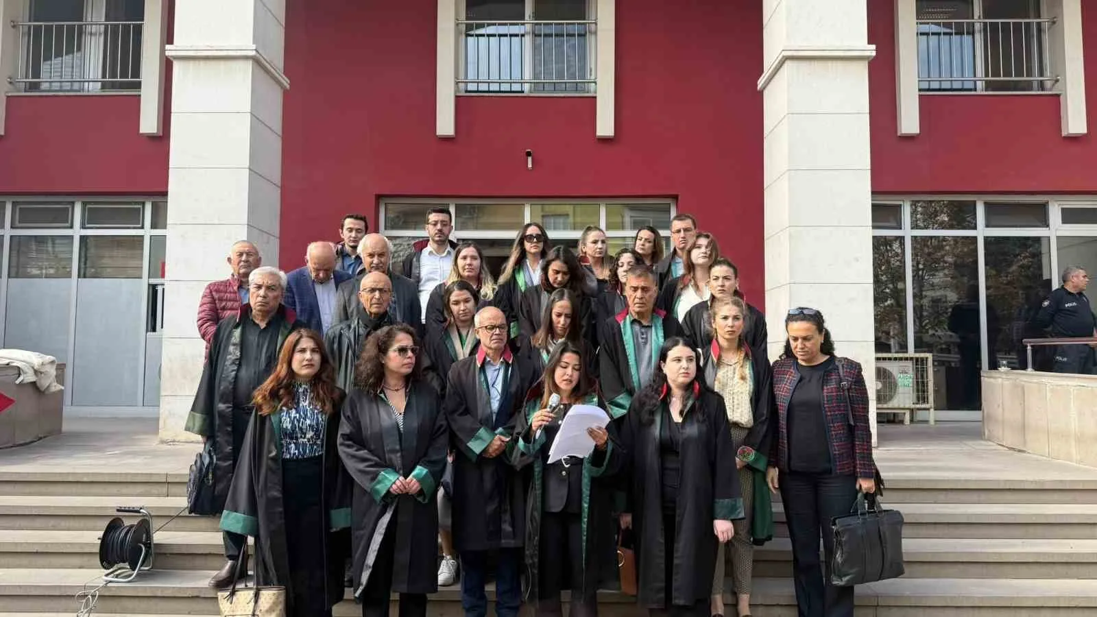 Turgutlu’da geçtiğimiz günlerde meydana gelen kadın cinayeti ve kadına yönelik