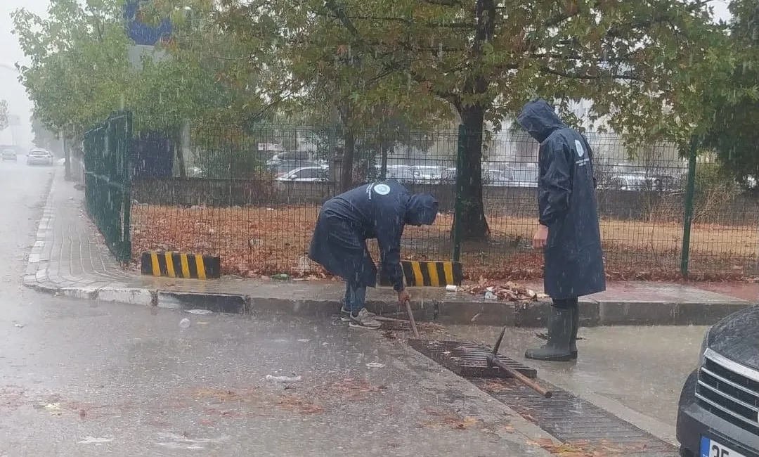 Manisa Büyükşehir Belediyesi ve MASKİ Genel Müdürlüğü ekipleri, Manisa merkez