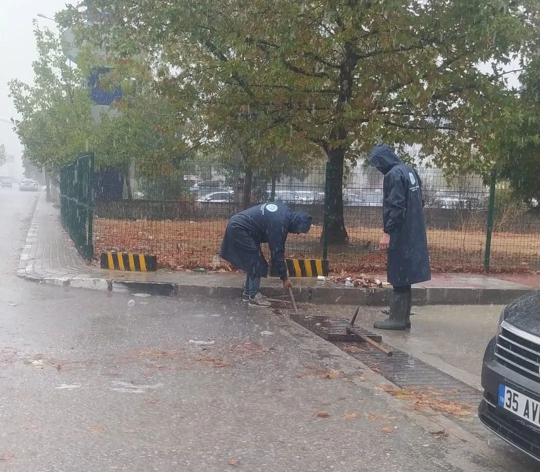 Manisa Büyükşehir Belediyesi ve MASKİ Genel Müdürlüğü ekipleri, Manisa merkez
