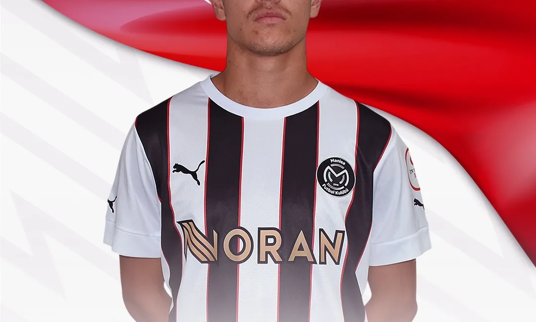 Manisa Futbol Kulübü’nün milli futbolcuları Ayberk Karapo ve Ada İbik,