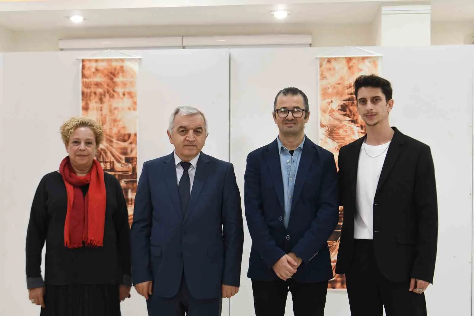 Manisa yöresinin motifleri modern tasarımla Sakarya Üniversitesinde (SAÜ) buluştu. Sakarya