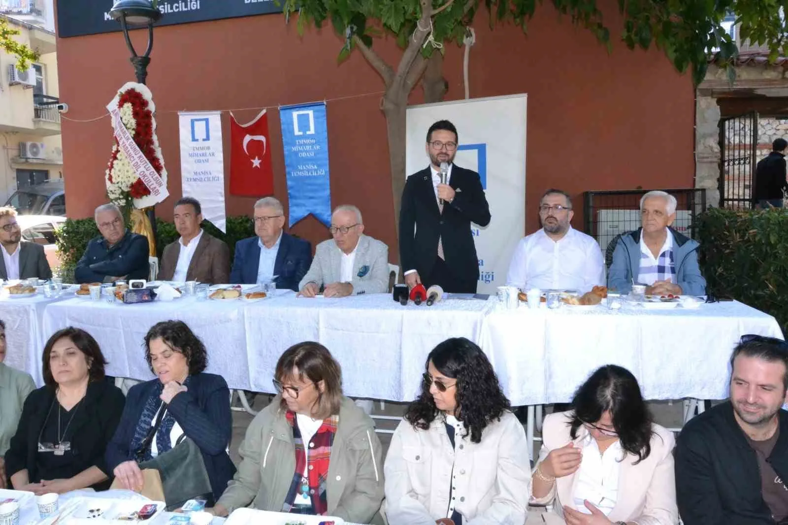 MANİSA (İHA) – Dünya Mimarlık Günü, Manisa’da çeşitli etkinliklerle kutlandı.