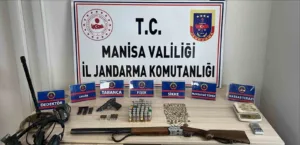 Manisa’nın Salihli ilçesinde jandarma ekiplerince düzenlenen operasyonda çok sayıda tarihi