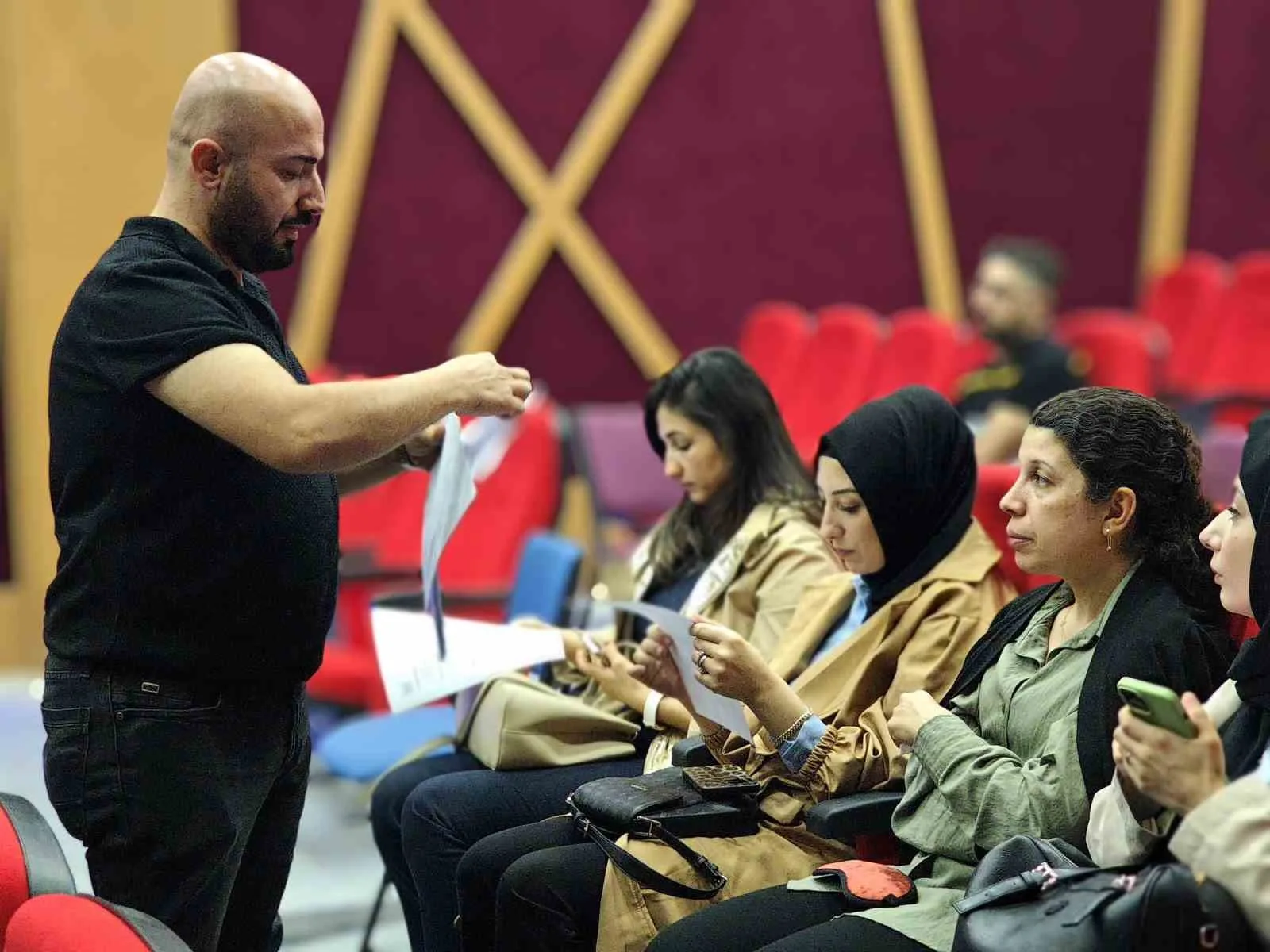 Mardin Büyükşehir Belediyesi, “15 Ekim Beyaz Baston Görme Engelliler Günü”