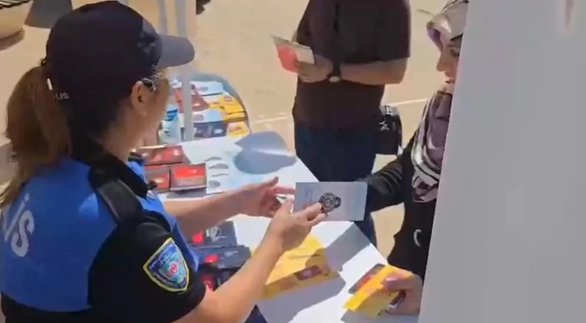 Mardin İl Emniyet Müdürlüğü, gençlerin ve öğrencilerin zararlı faaliyetlerden korunmaları