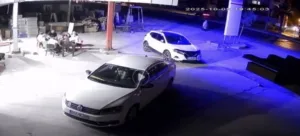 Mardin’de otomobilin çarpması sonucu bir kişinin hayatını kaybettiği kaza anının