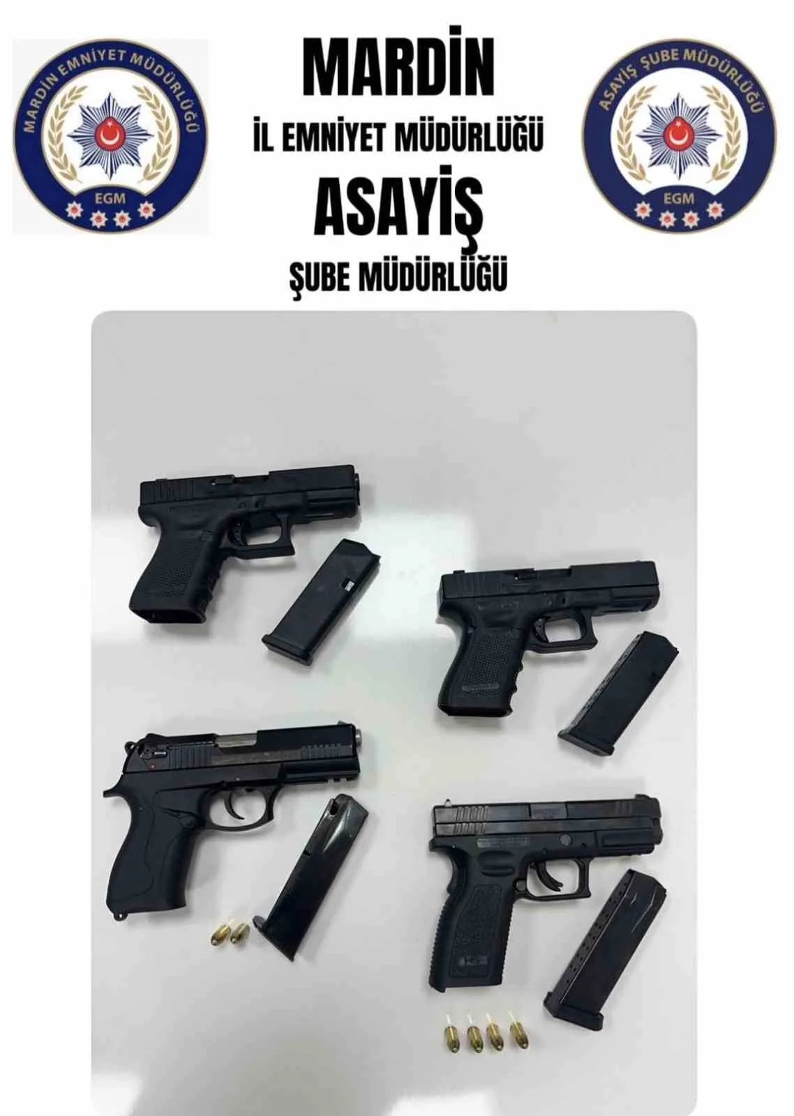 Mardin’in Artuklu ilçesinde durdurulan bir araçta 4 ruhsatsız tabanca ele