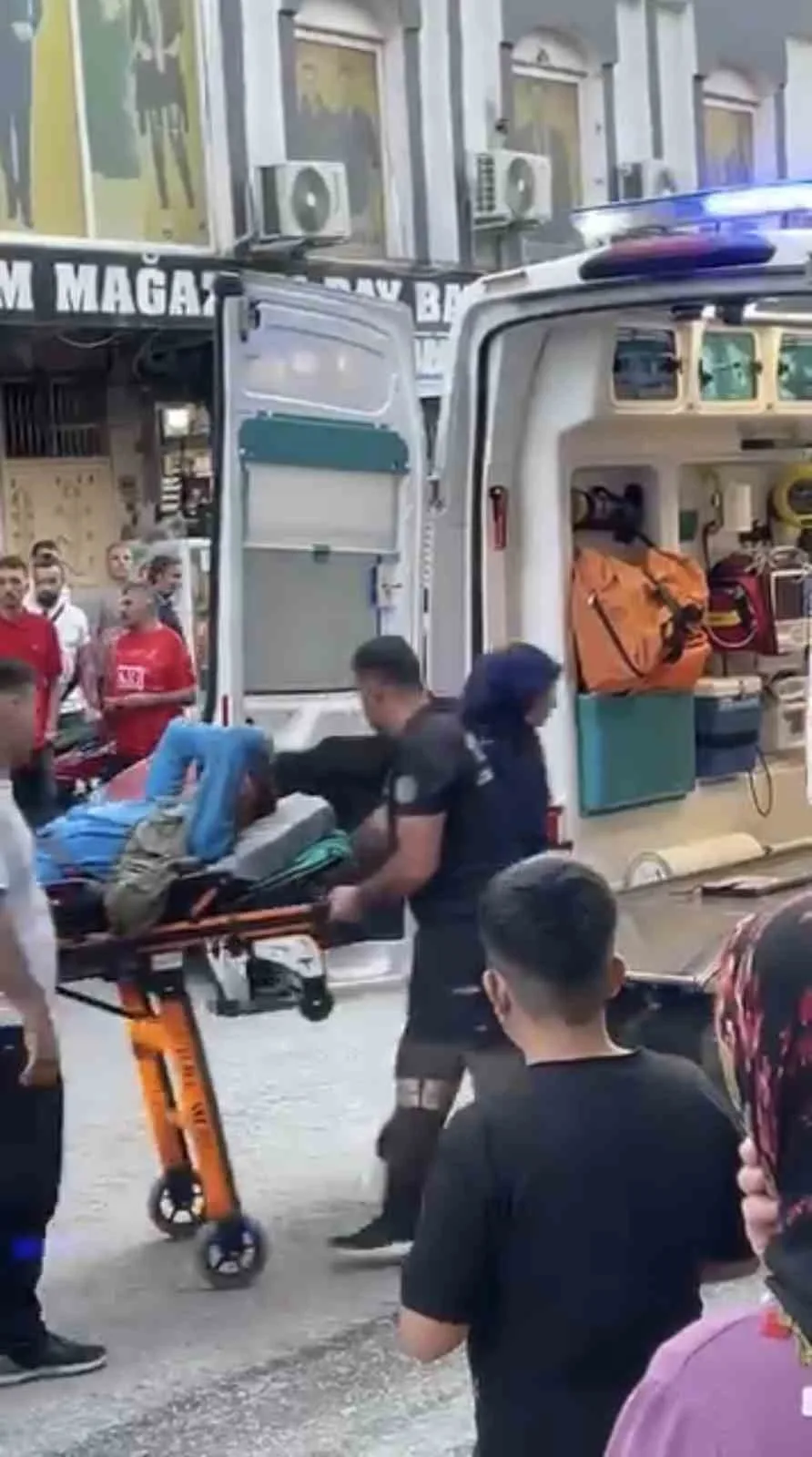 Mardin’in Nusaybin ilçesinde çıkan bıçaklı kavgada 1 kişi yaralandı. Olay,