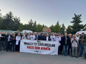 Mardin’de sağlık çalışanları tarafından Gazze’deki sağlıkçılara destek amacıyla basın açıklaması