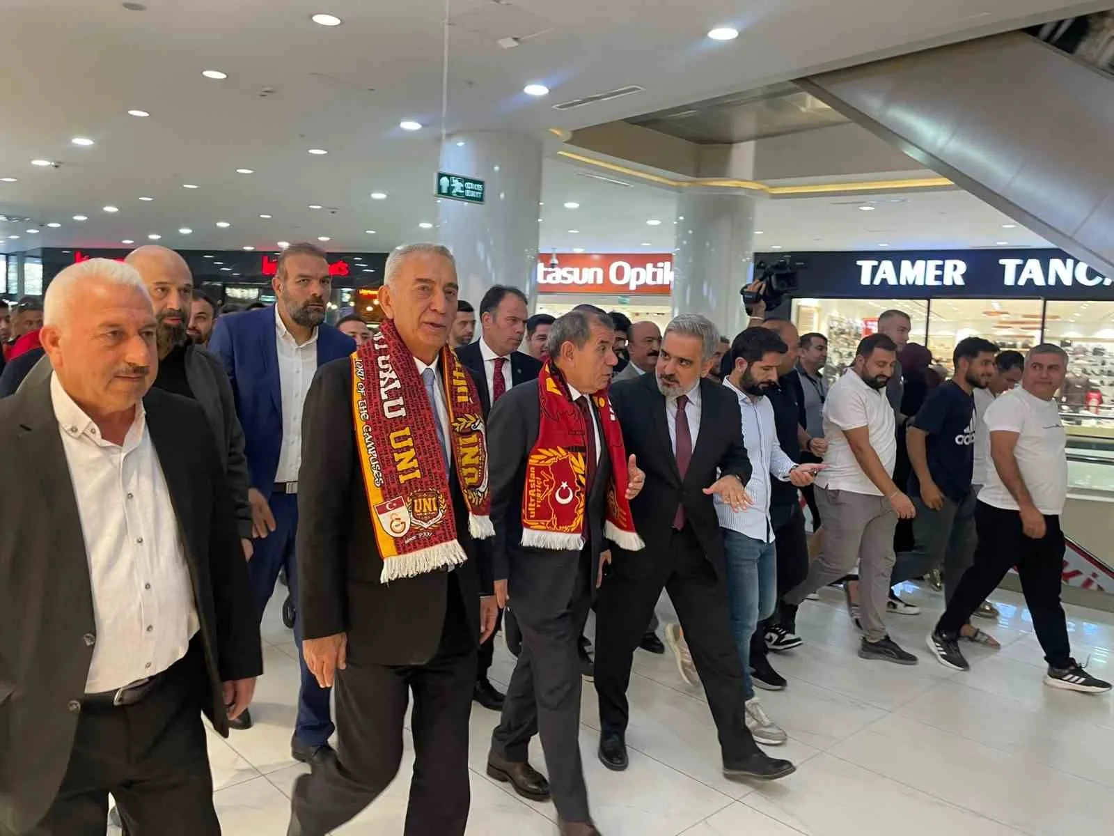 Galatasaray lisanslı taraftar ürünlerinin satıldığı GS Store, Mardin’de ilk kez