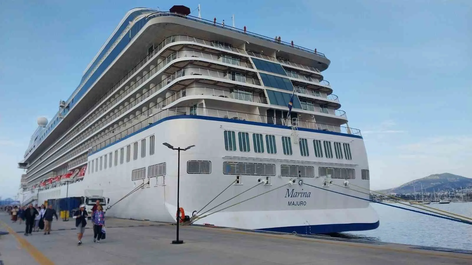 Muğla’nın Bodrum ilçesine gelen “Marina” isimli yolcu gemisi, toplam bin