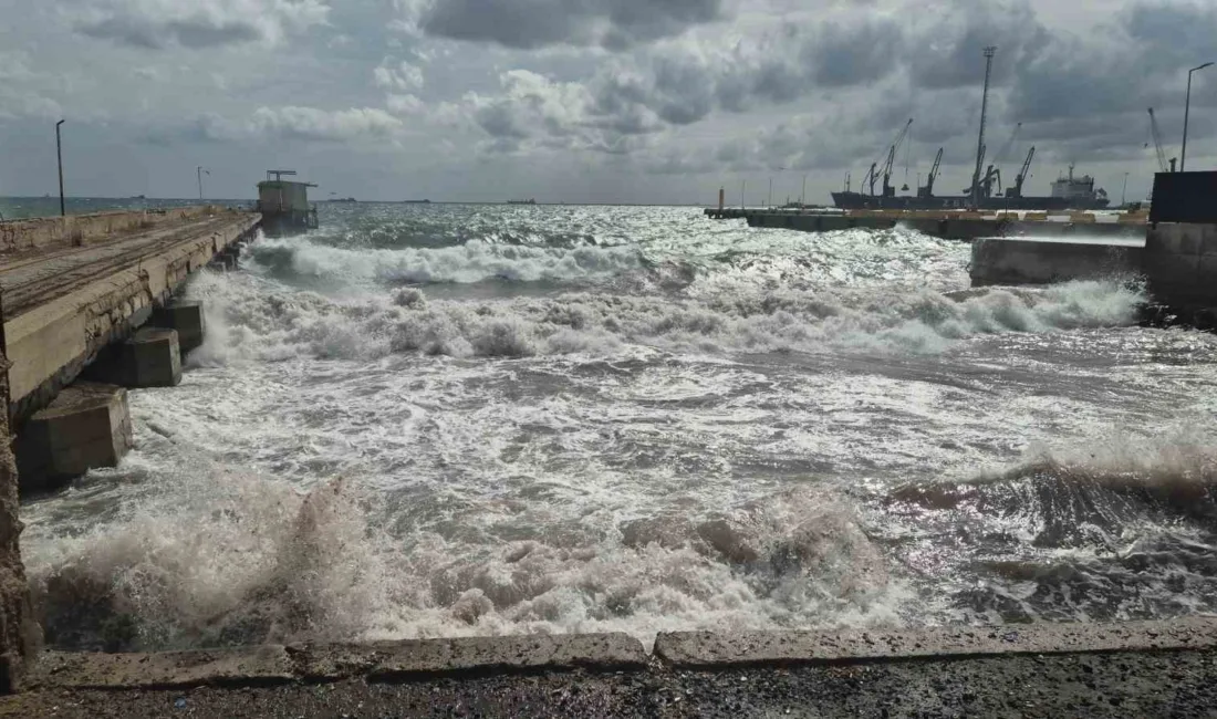 Marmara Denizi’nde etkili olan sert poyraz nedeniyle büyük gemiler Tekirdağ