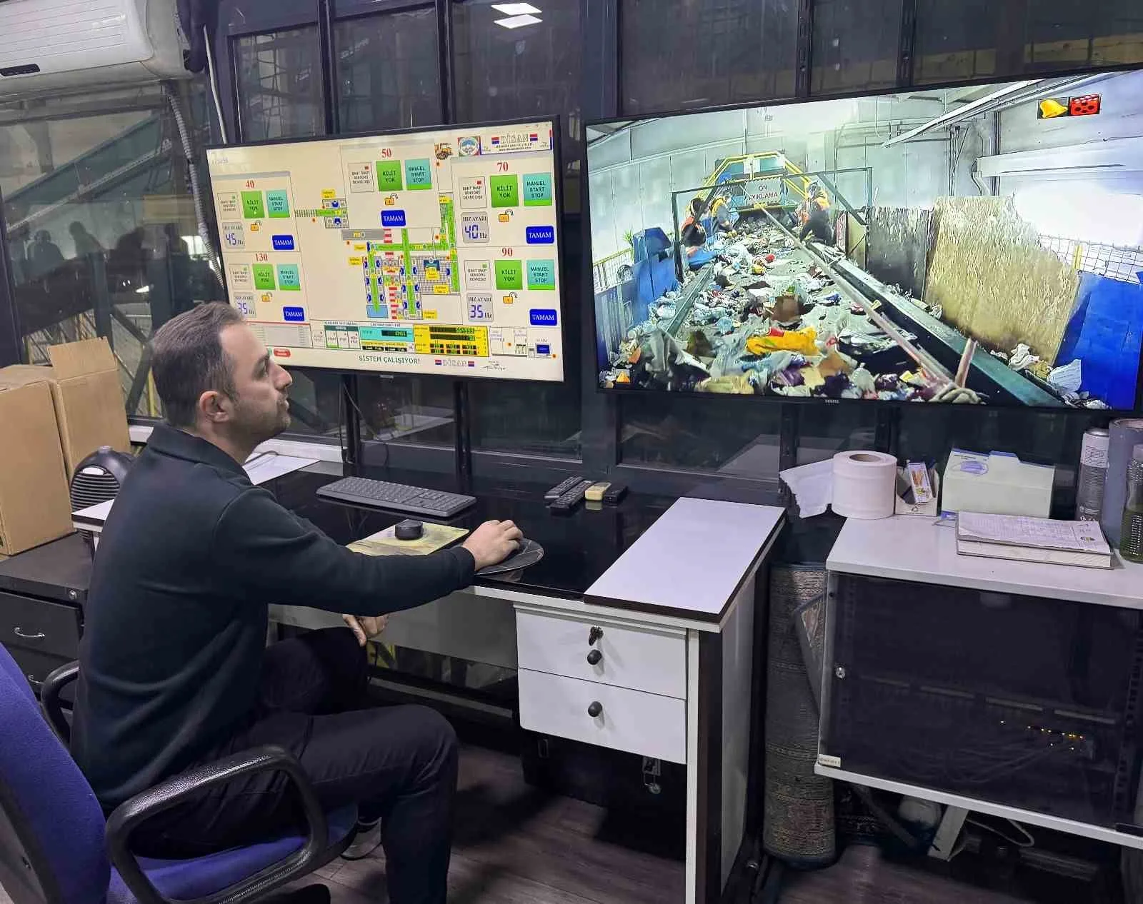 Melikgazi Belediyesi Geri Dönüşüm Tesisi’nde, günlük ilçe genelinde toplanan yaklaşık