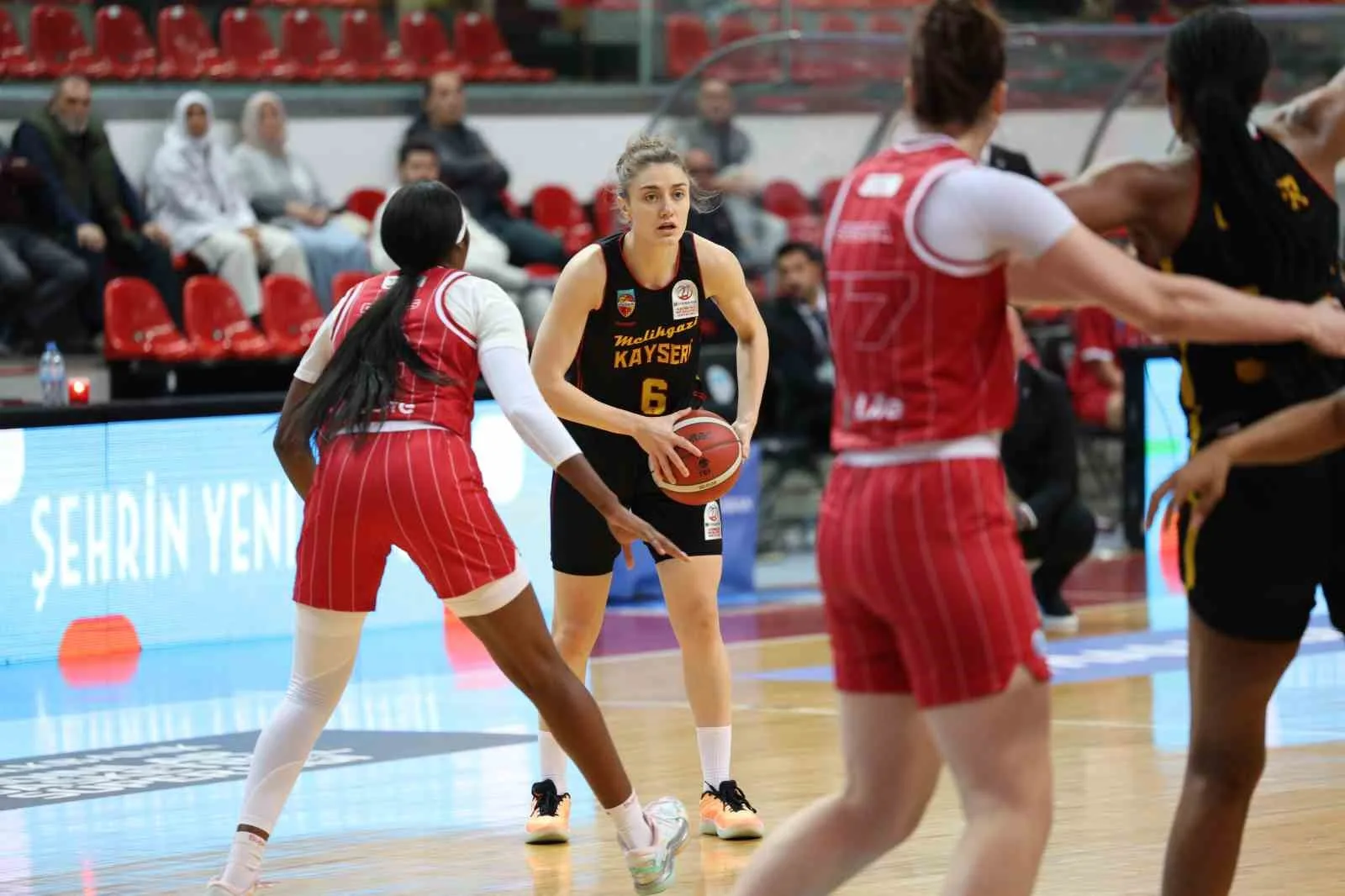 Halkbank Kadınlar Basketbol Süper Ligi’nin 2. haftasında Melikgazi Kayseri Basketbol
