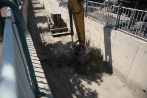 Şiddetli yağışlarda taşkın riskini azaltmak amacıyla ilçedeki taşkın suyu kanallarında