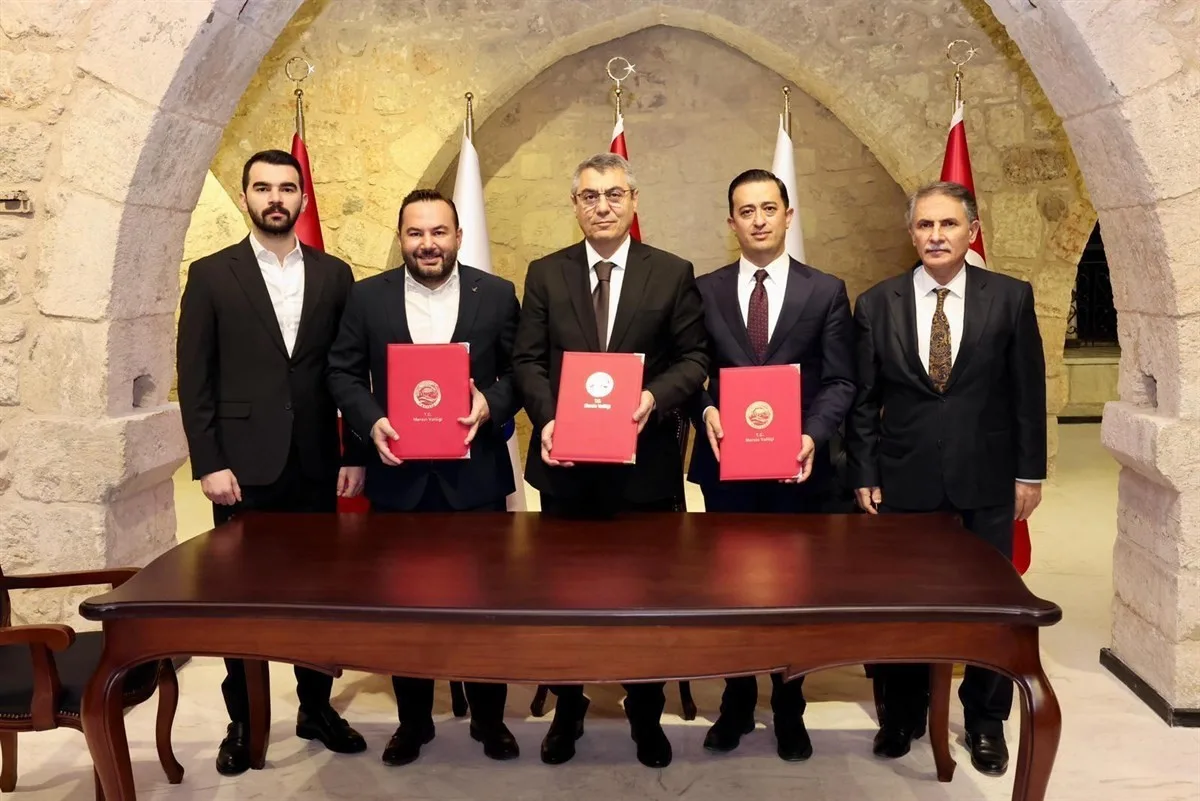 Mersin Valisi Atilla Toros’un himayelerinde, il genelinde dört farklı noktada