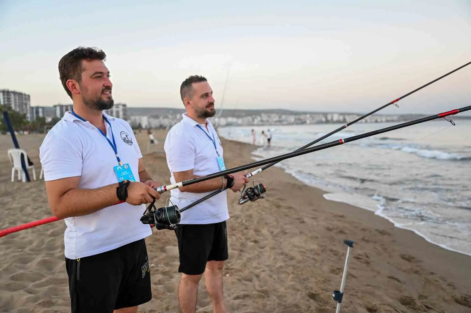8. Uluslararası Altın Kanca Surfcasting Turnuvası, 140 sporcunun katılımıyla Mersin’in