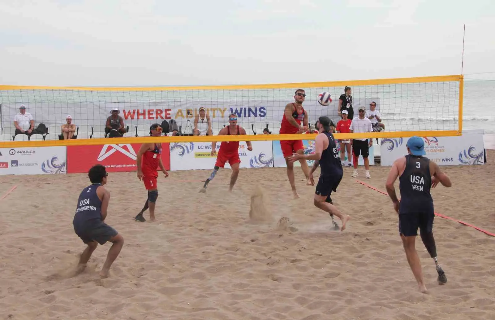 Mersin’in ev sahipliğinde düzenlenen Dünya Bedensel Engelliler Plaj Oyunları’nda ilk