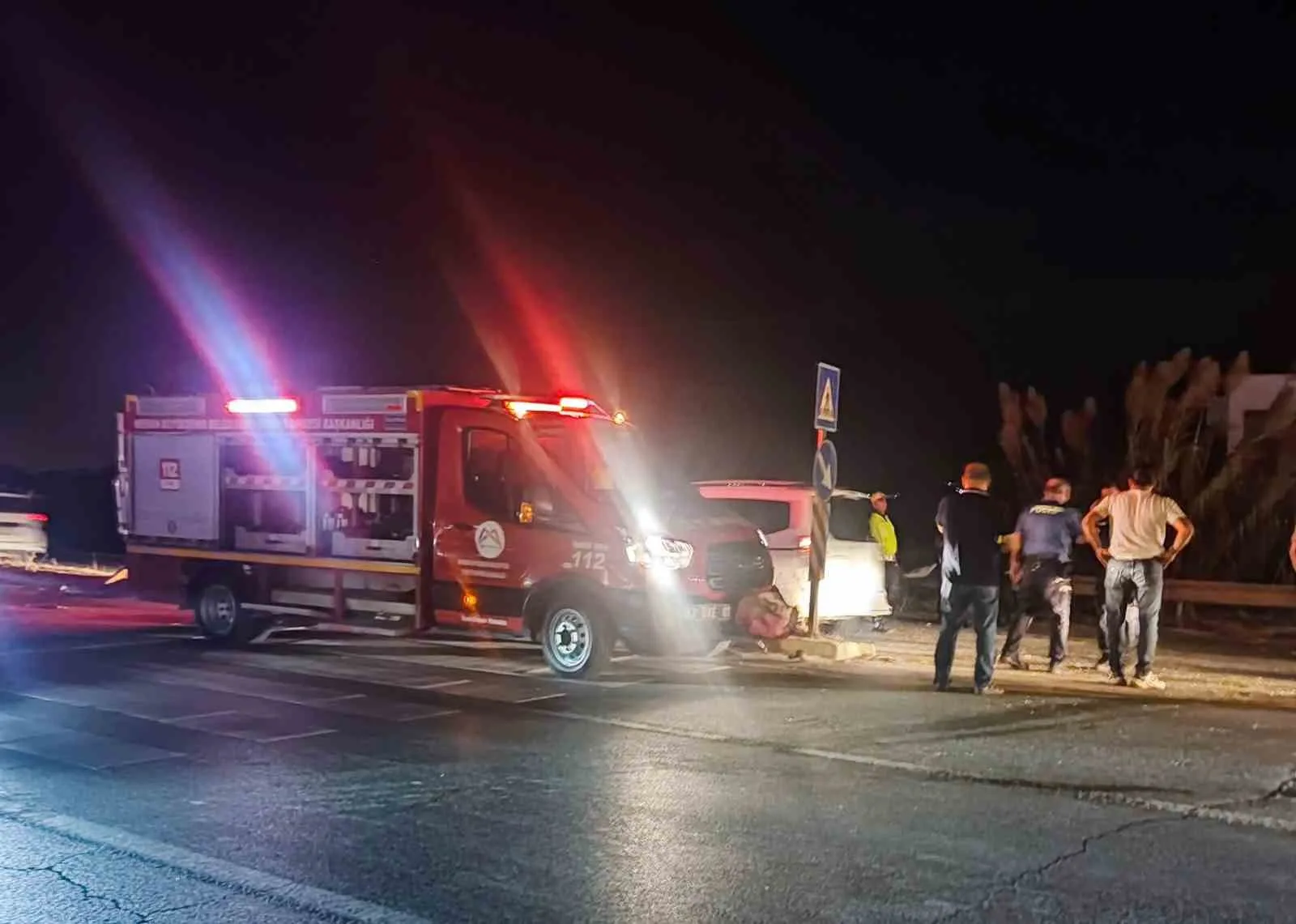 Mersin’in Tarsus ilçesinde iki otomobilin çarpıştığı kazada 1 kişi hayatını