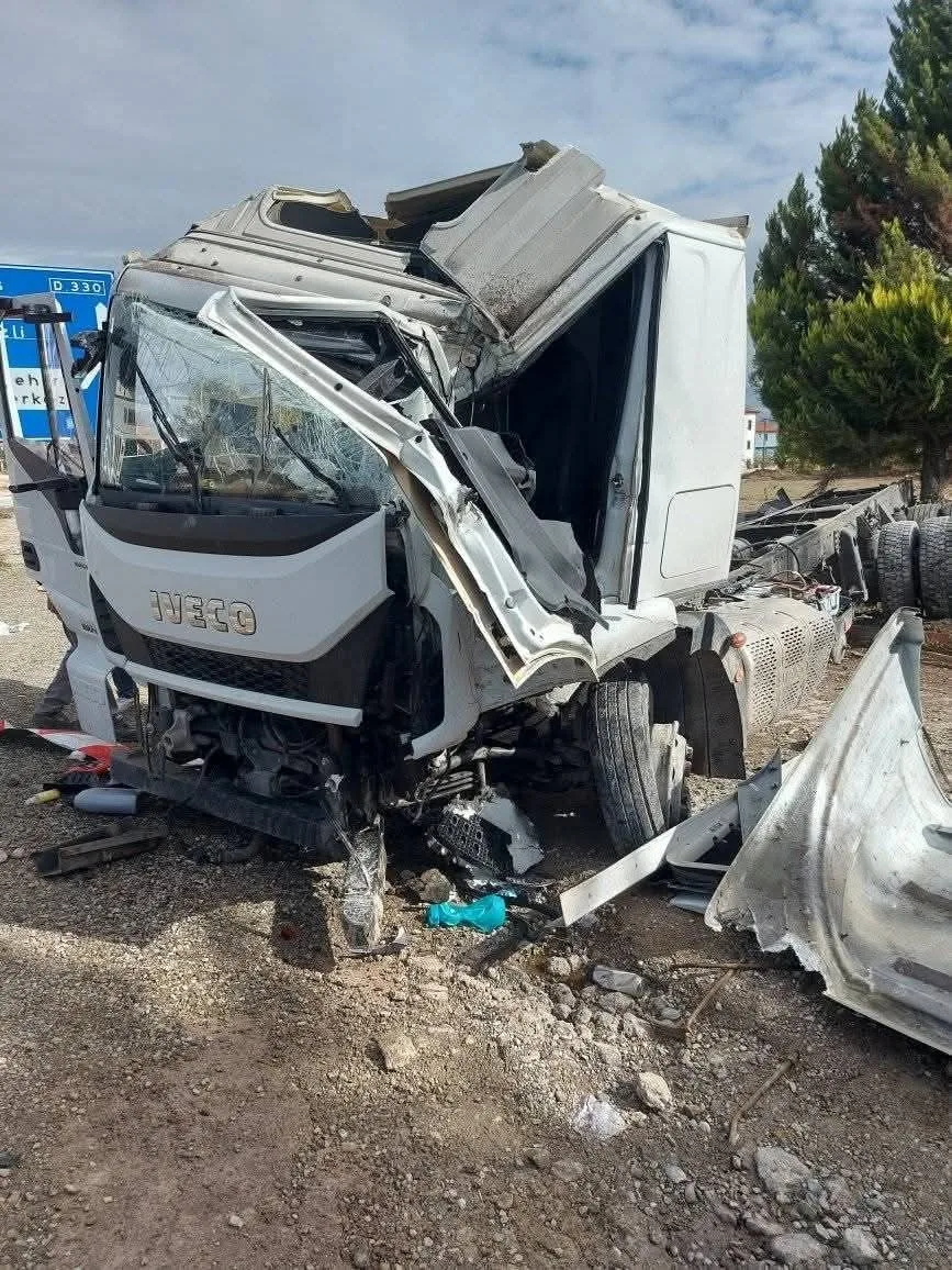 Denizli’nin Kale ilçesinde etkisini gösteren sağanak yağış, kazayı da beraberinde