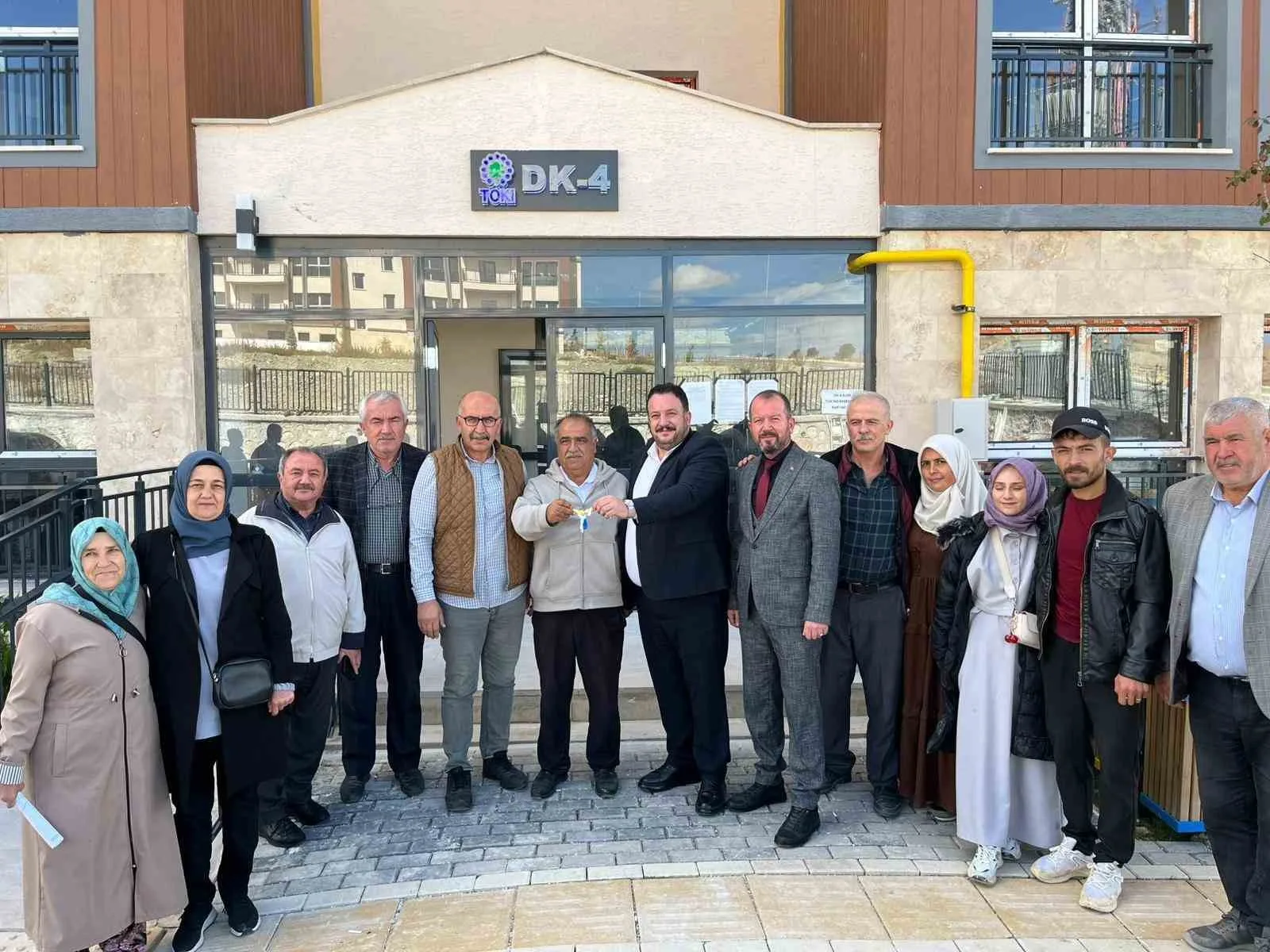 AK Parti Eskişehir İl Başkanlığı heyeti, Mihalıççık İlçesi’nde teslimi başlayan