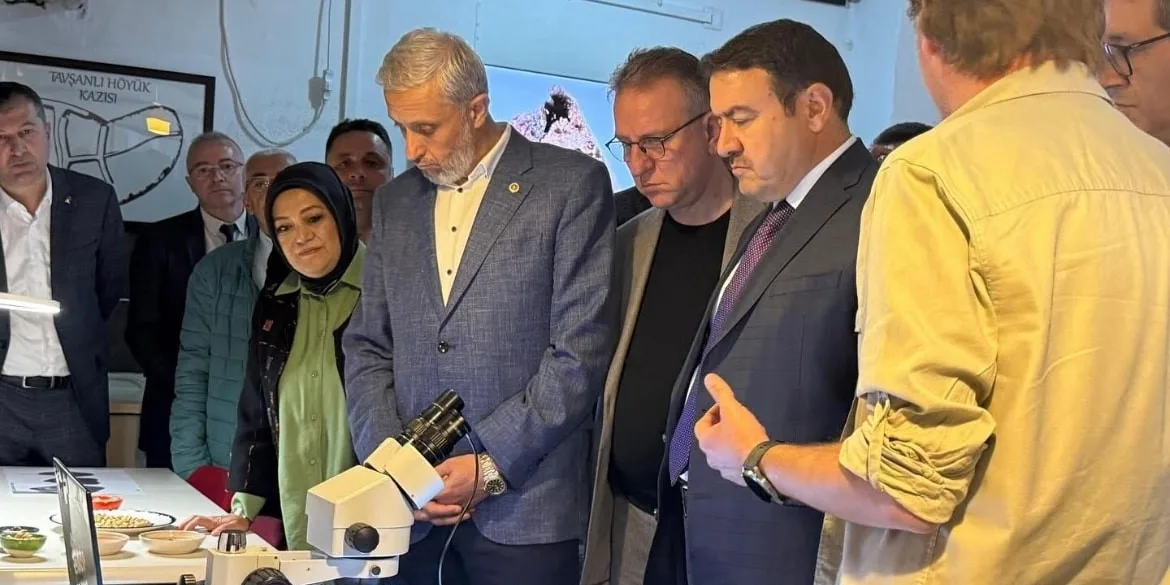 AK Parti Kütahya Milletvekili Mehmet Demir, Kütahya Valisi Musa Işın