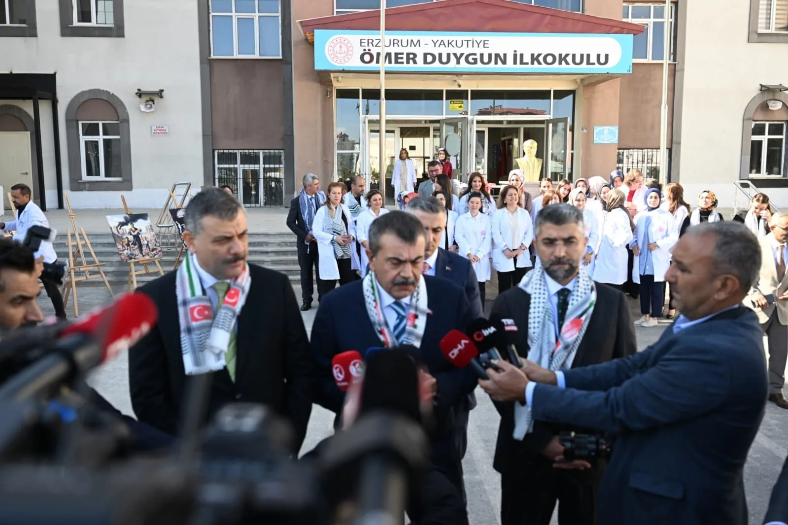 Milli Eğitim Bakanı Yusuf Tekin, “İnsanların birbirlerinin haklarına saygı duyduğu,