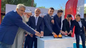 Körfez Mimar Sinan Mahallesi’nde eski caminin yerine yapılacak yeni caminin