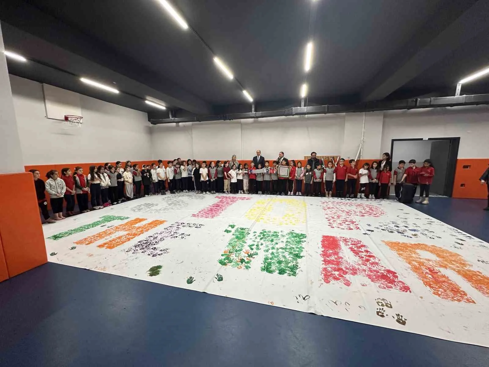 Ümraniye’de savaş mağduru çocuklara dikkat çekmek amacıyla “Gazze İçin 1000