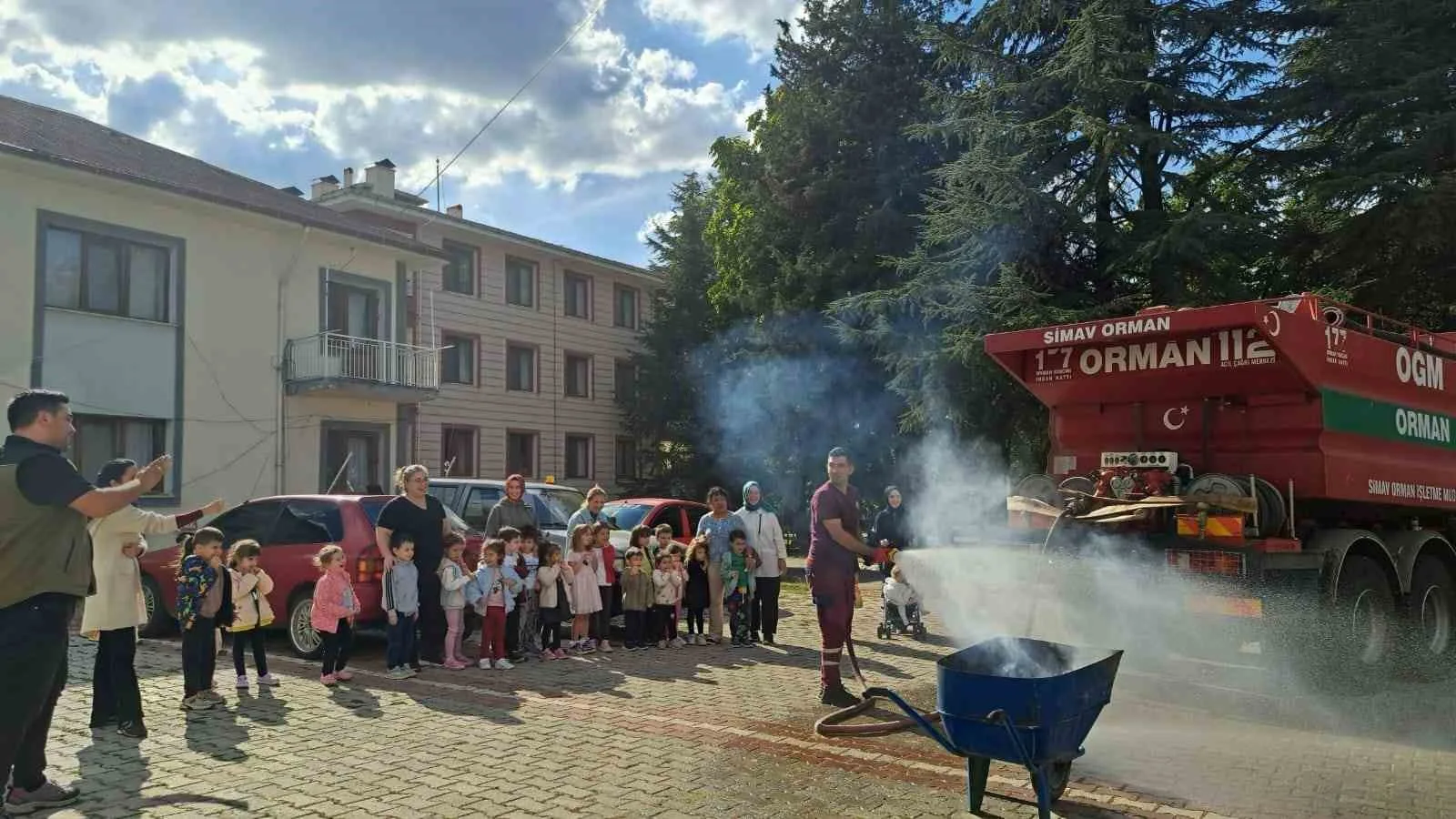 Kütahya’nın Simav ilçesinde okul öncesi öğrencilerine Orman İşletme Şefliği tarafından