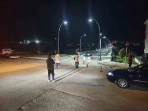 Karabük’te, motosiklet ile hafif ticari aracın çarpışması sonucu biri ağır