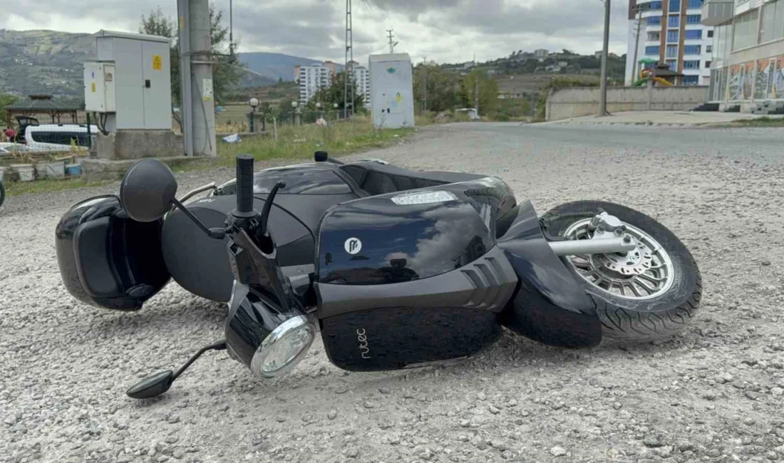 Samsun’da motosikletin mucurlu yolda devrilmesi sonucu meydana gelen kazada kadın