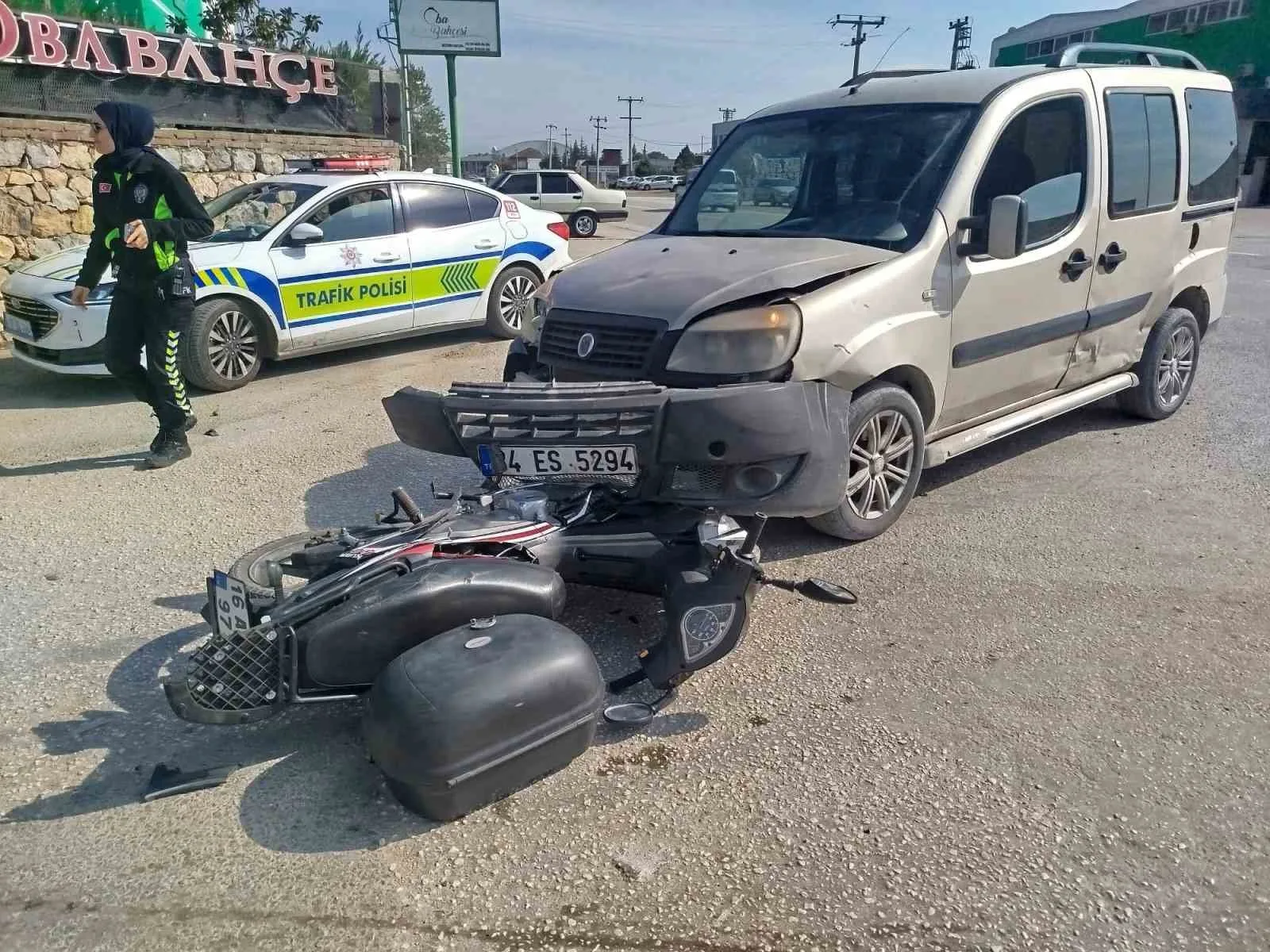 Bursa’nın İnegöl ilçesinde meydana gelen kazada hafif ticari araç ile