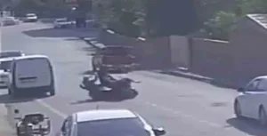 Hatay’da iki motosikletin kafa kafaya çarpıştığı kazada 3 kişinin yere