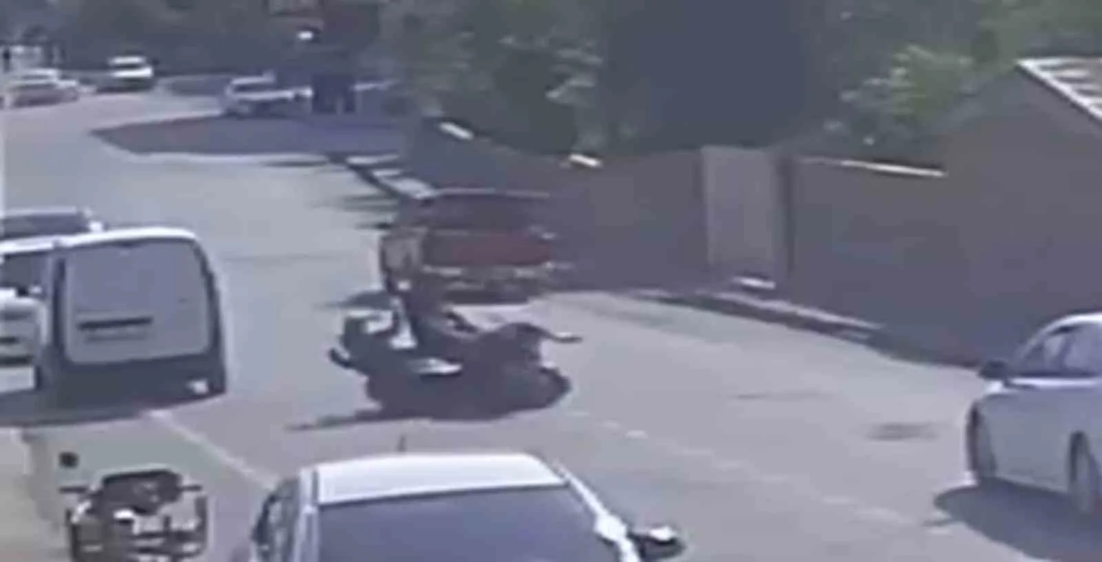 Hatay’da iki motosikletin kafa kafaya çarpıştığı kazada 3 kişinin yere