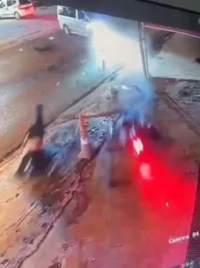 Sakarya’nın Sapanca ilçesinde dönüş yapmak için manevra yapan hafif ticari