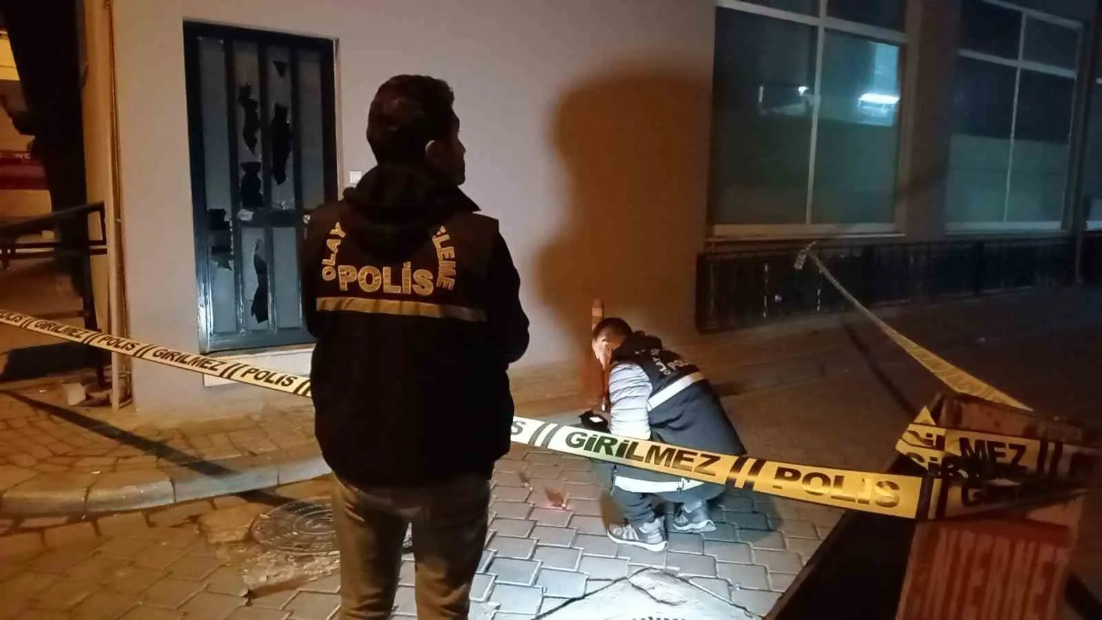 Denizli’de 2 saldırgan, motosikletle bir spor salonuna tüfekle 3 el